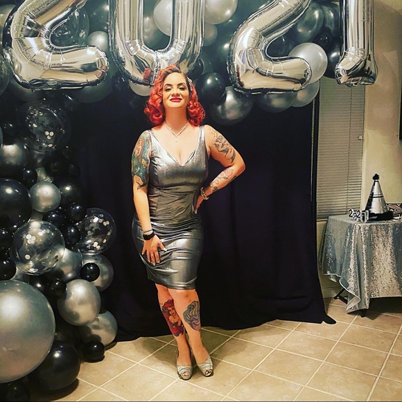 Meet your Posher, Claudia - Picture 2 of 2